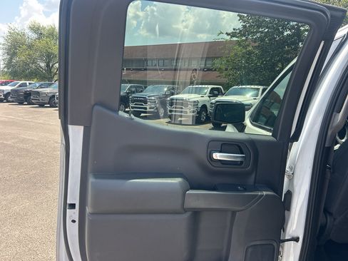 Used 2019 Chevrolet Silverado 1500 Custom Trail Boss w/ Custom Convenience Package AWD/4WD image 16