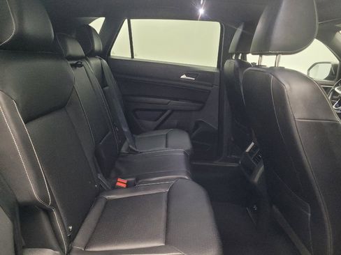 Used 2020 Volkswagen Atlas Cross Sport SEL image 19