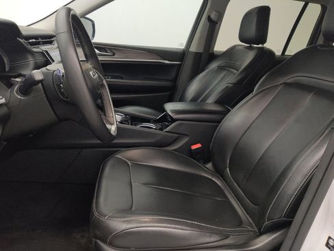 Used 2023 Jeep Grand Cherokee Limited AWD/4WD image 17