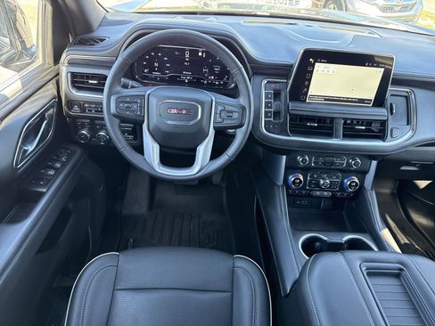 Used 2022 GMC Yukon SLT w/ SLT Premium Package image 14