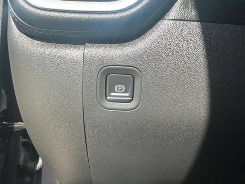 Used 2019 Chevrolet Silverado 1500 LTZ w/ LTZ Plus Package AWD/4WD image 13