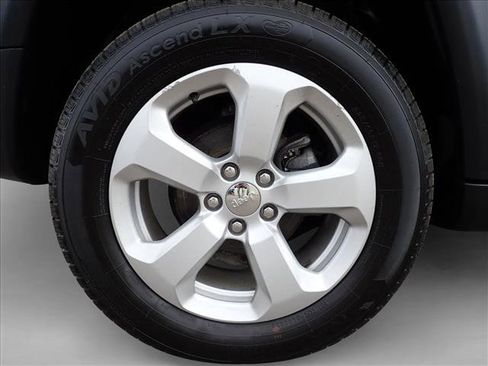 Used 2018 Jeep Compass Latitude w/ Cold Weather Group image 7