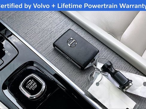 Certified 2025 Volvo XC90 B6 Plus w/ Protection Package Premier AWD/4WD image 14