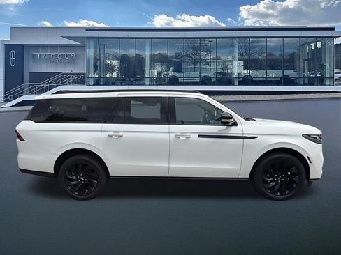 New 2027 Lincoln Navigator L Reserve w/ Jet Appearance Package RWD image 9