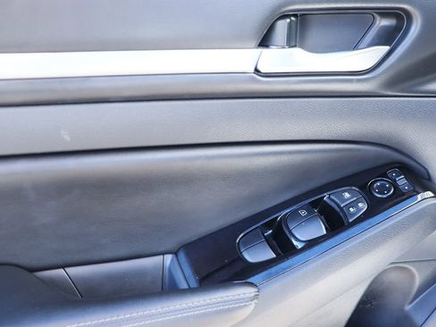 Used 2023 Nissan Altima 2.5 SV image 37