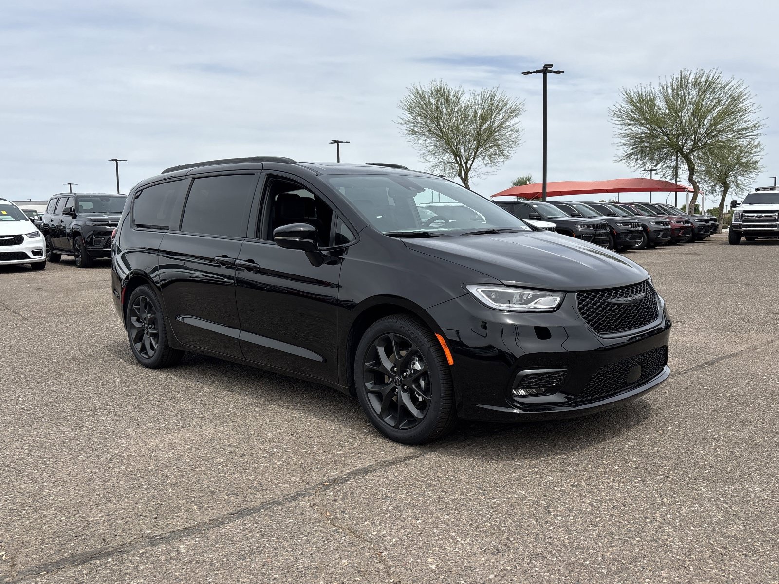 New 2026 Chrysler Pacifica Select w/ S Appearance Package FWD image 5