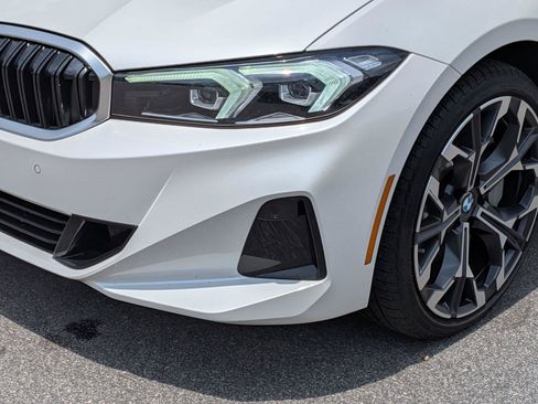 Used 2025 BMW 330i Sedan w/ Convenience Package RWD image 9