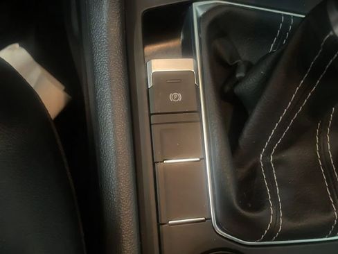 Used 2022 Volkswagen Taos SE image 28