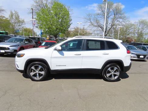 Used 2019 Jeep Cherokee Limited AWD/4WD image 3