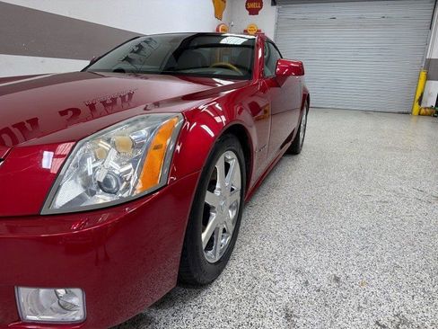 Used 2004 Cadillac XLR RWD image 10