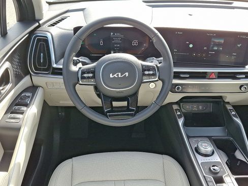 New 2025 Kia Sorento EX w/ EX Panoramic Sunroof Package image 9
