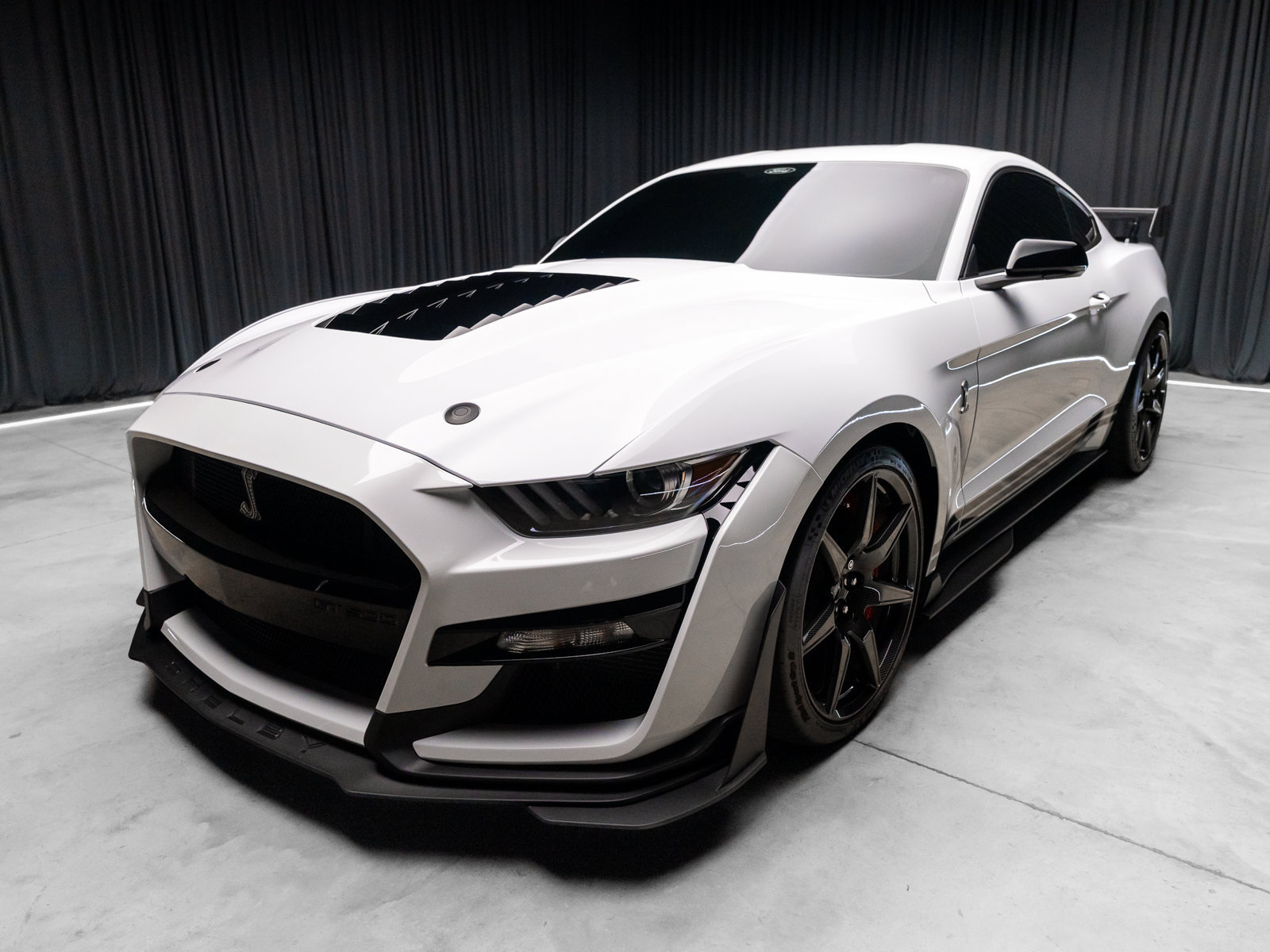 Used 2021 Ford Mustang Shelby GT500 w/ Carbon Fiber Track Pack RWD image 10