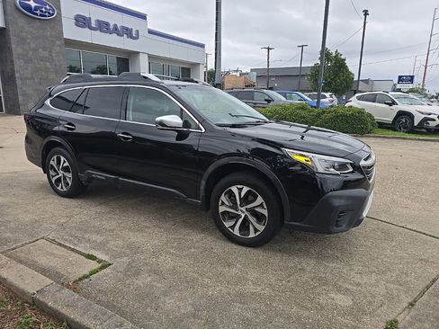 Used 2020 Subaru Outback Touring w/ Popular Package #2 AWD/4WD image 2