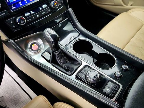 Used 2023 Nissan Maxima Platinum w/ Sport Mat Group FWD image 17