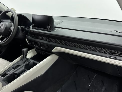 Used 2025 Honda Accord LX image 32