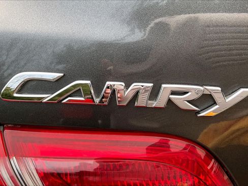 Used 2010 Toyota Camry FWD image 29