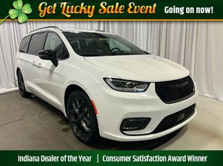 New 2026 Chrysler Pacifica Select video 1