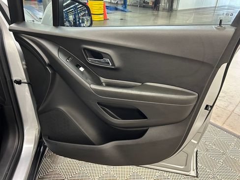 Used 2021 Chevrolet Trax LS w/ Tint and Cruise Package FWD image 14