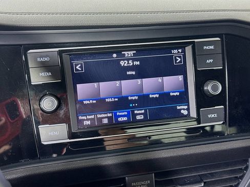 Used 2024 Volkswagen Jetta SE FWD image 27
