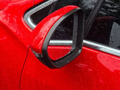 Used 2018 Chevrolet Cruze Premier image 12