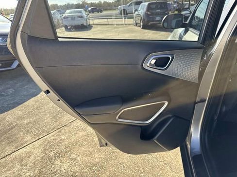 Used 2024 Kia Soul LX w/ Option Group 015 image 35