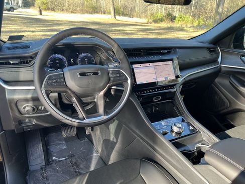 New 2026 Jeep Grand Cherokee Laredo image 19