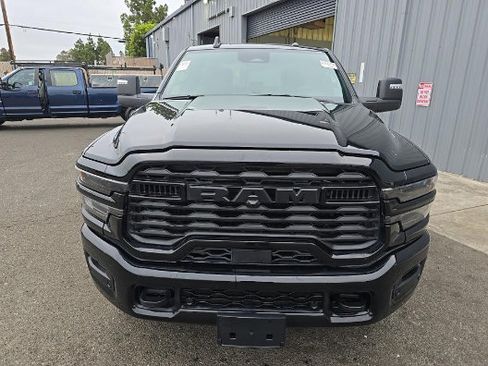 Used 2025 RAM 2500 Big Horn AWD/4WD image 2
