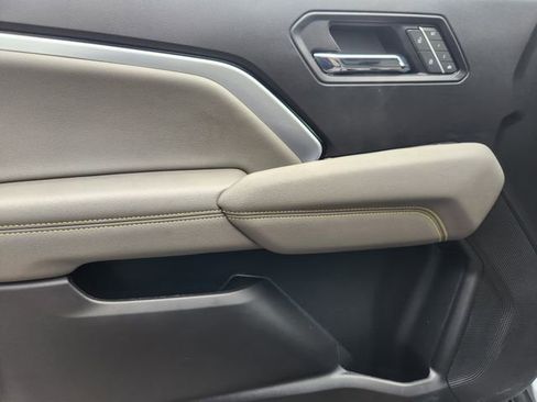 Used 2025 Chevrolet Colorado ZR2 w/ Technology Package image 22