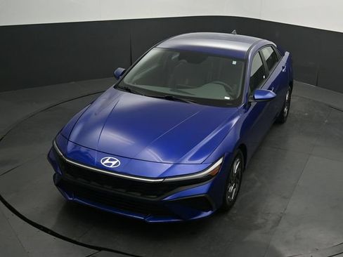 Used 2024 Hyundai Elantra SEL FWD image 45
