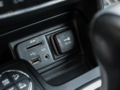 Used 2018 Jeep Cherokee Trailhawk AWD/4WD image 23
