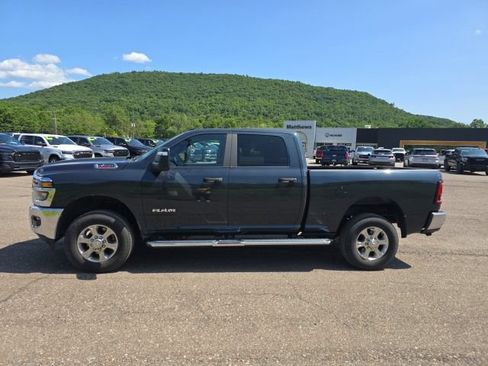 Used 2026 RAM 2500 Big Horn AWD/4WD image 4