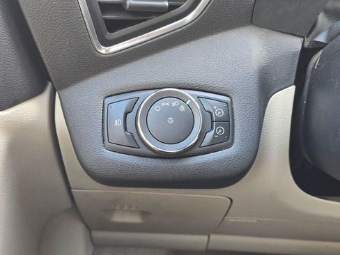 Used 2013 Ford C-MAX SEL image 17