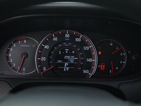 Used 2016 Honda Accord Sport image 19