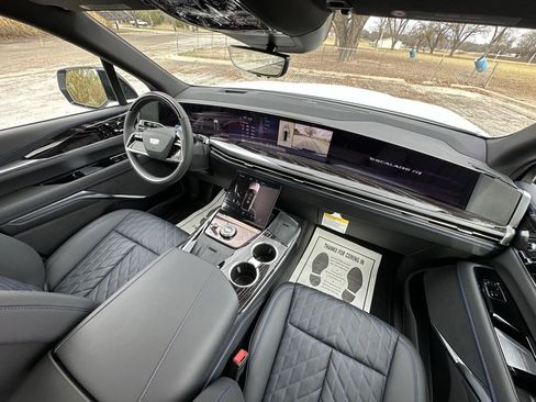New 2025 Cadillac Escalade IQ Sport 1 w/ LPO, ONYX Package image 20