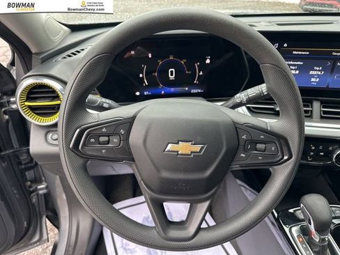 Used 2024 Chevrolet Trax LT image 14