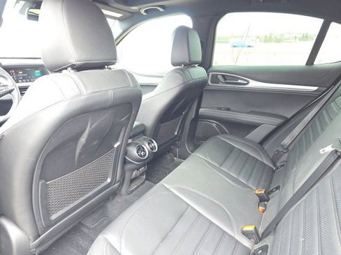 Used 2024 Alfa Romeo Stelvio Veloce image 9