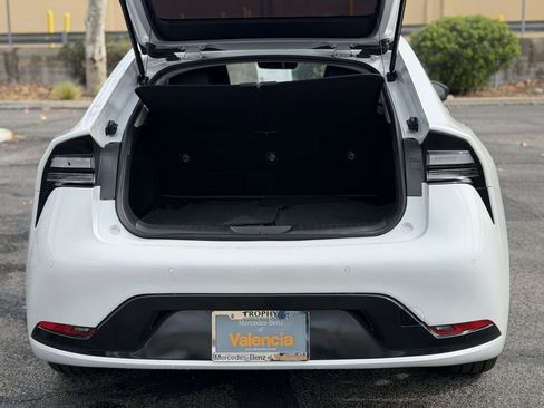 Used 2024 Toyota Prius Prime XSE Premium image 11