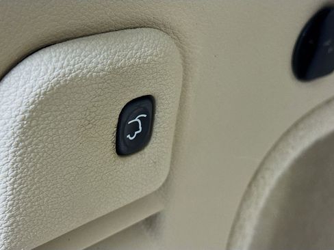 Used 2018 Jeep Grand Cherokee Overland image 30