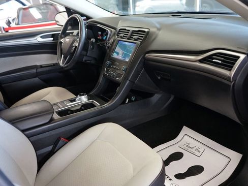 Used 2020 Ford Fusion SE w/ Equipment Group 151A image 40