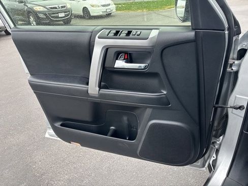 Used 2020 Toyota 4Runner 4WD image 21