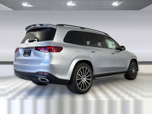 Used 2026 Mercedes-Benz GLS 450 4MATIC image 9