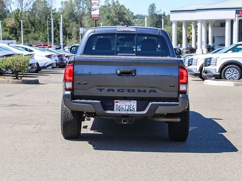 Used 2022 Toyota Tacoma SR AWD/4WD image 4