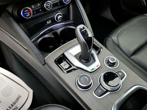 Used 2022 Alfa Romeo Stelvio Ti image 15