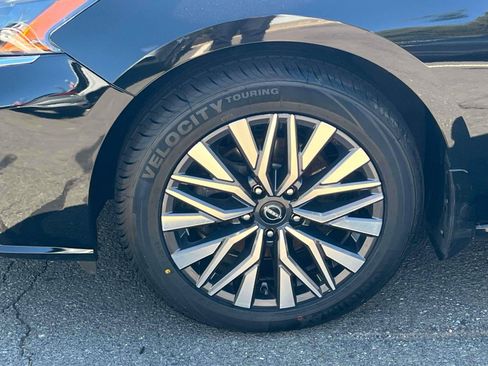 Used 2023 Nissan Altima 2.5 SV AWD/4WD image 6