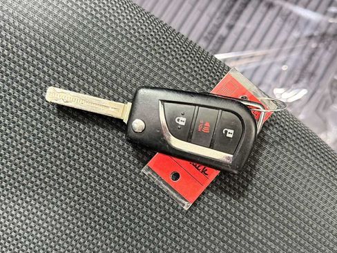 Certified 2024 Toyota RAV4 LE AWD/4WD image 31
