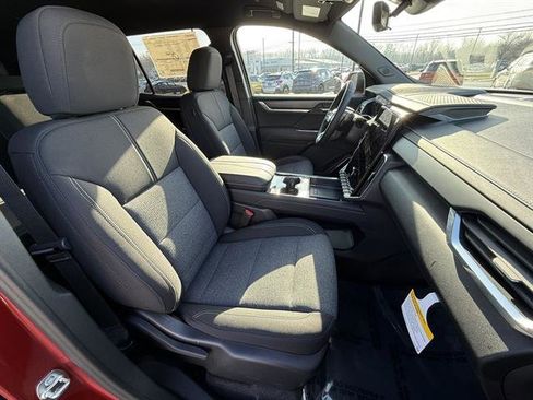 New 2026 GMC Acadia Elevation image 29