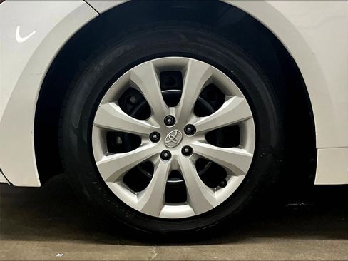 Used 2023 Toyota Corolla LE image 7