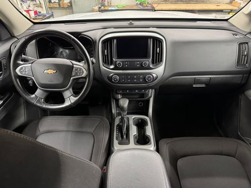 Used 2022 Chevrolet Colorado LT w/ LT Convenience Package image 17