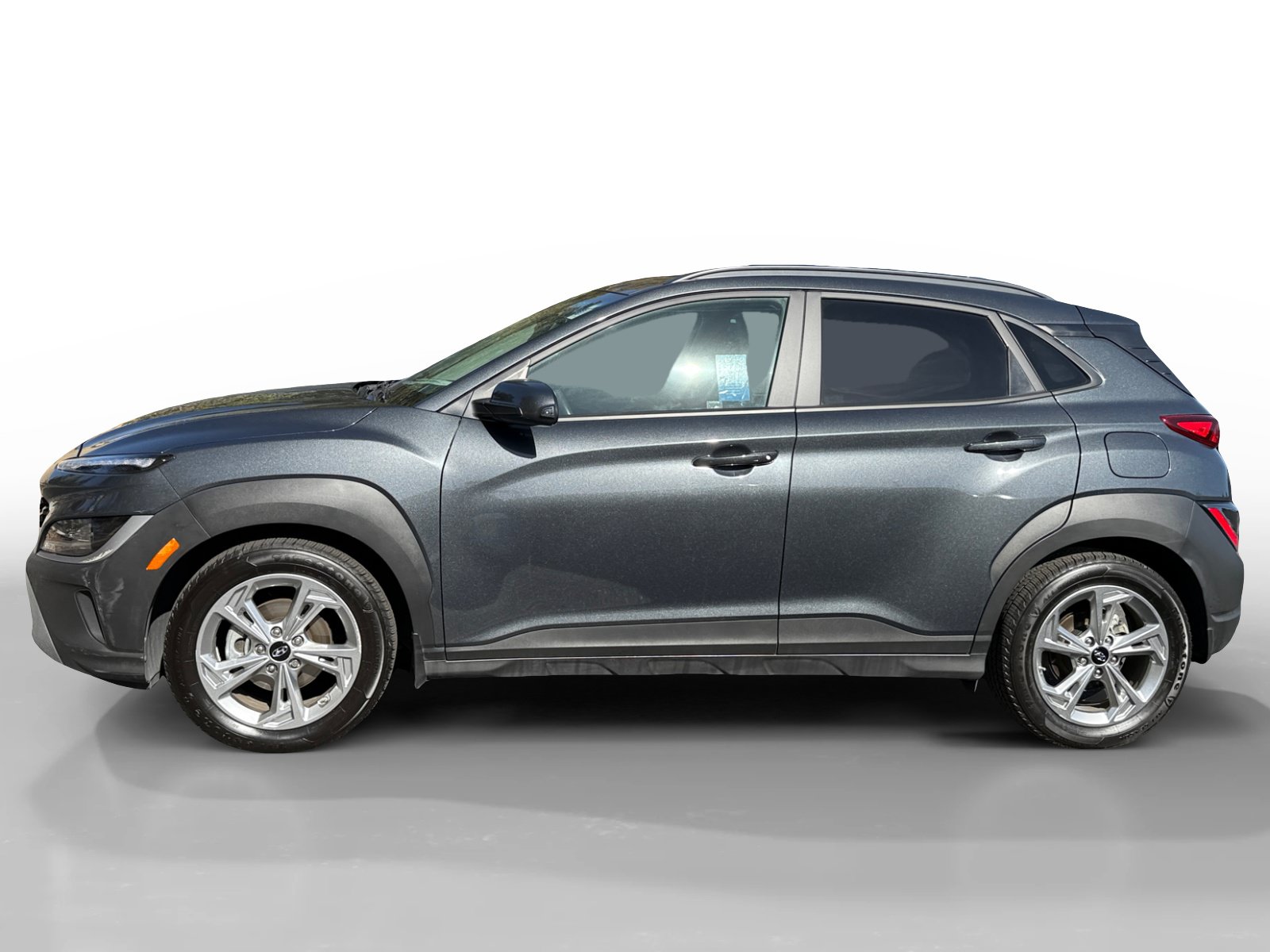 Used 2022 Hyundai Kona SEL w/ Convenience Package FWD image 2