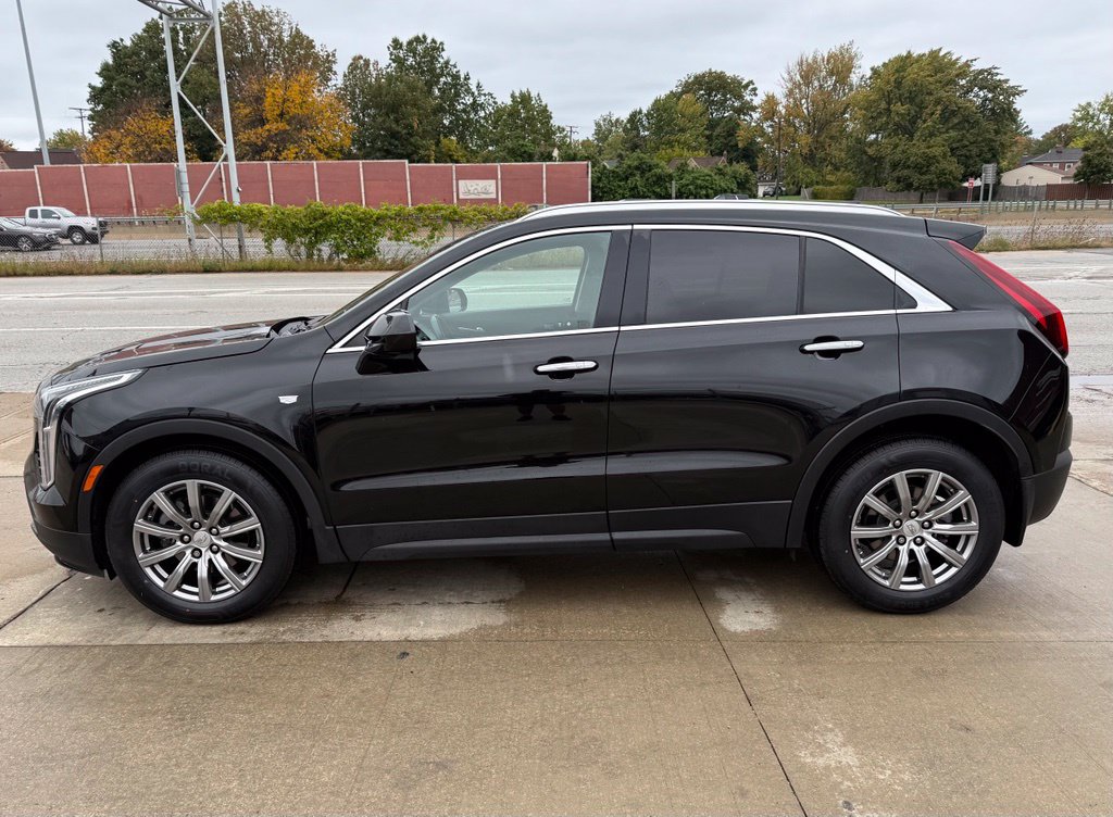 Used 2019 Cadillac XT4 Luxury w/ Cold Weather Package AWD/4WD image 11